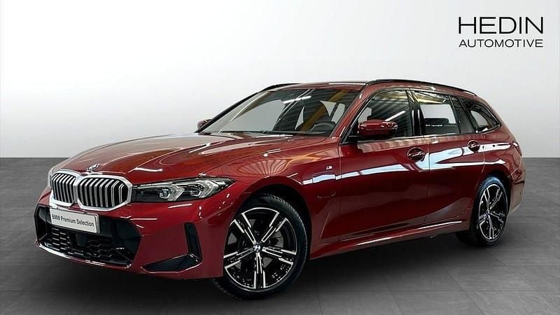 Röd Begagnad 2025 BMW 330 M Sport Kombi | 528 700 kr - Bild 1/4
