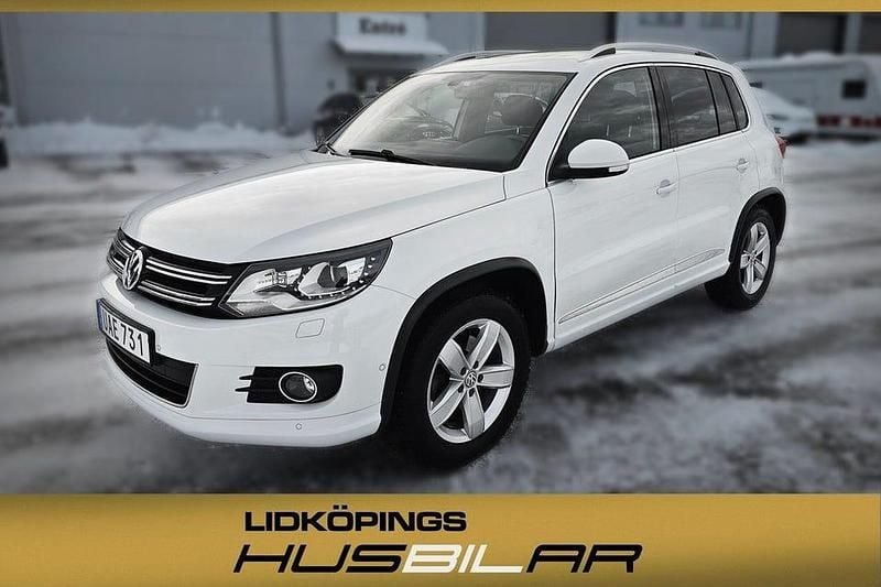 Vit Begagnad 2015 VW Tiguan Sportline SUV | 149 000 kr (Marknadspris) - Bild 1/4