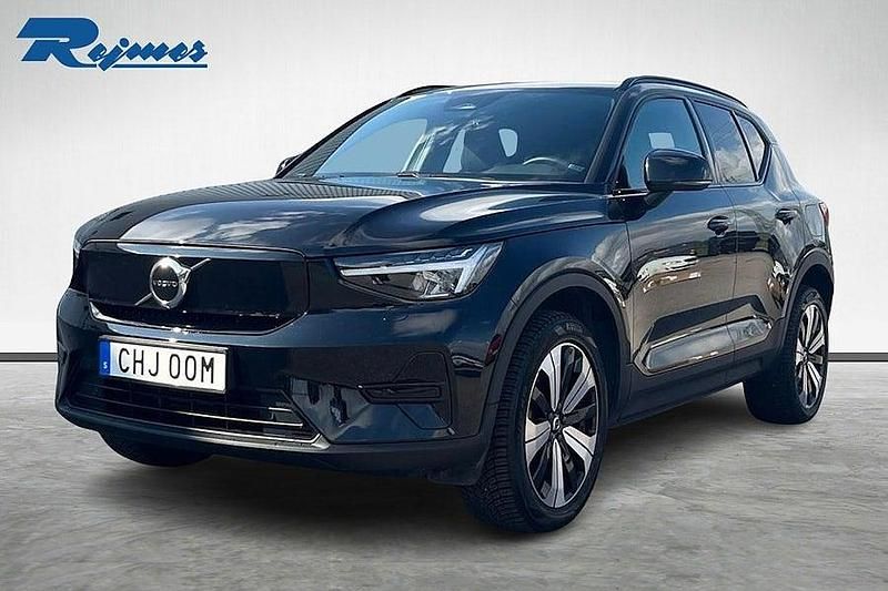 Svart Begagnad 2022 Volvo XC40 Core SUV | 329 900 kr - Bild 1/4