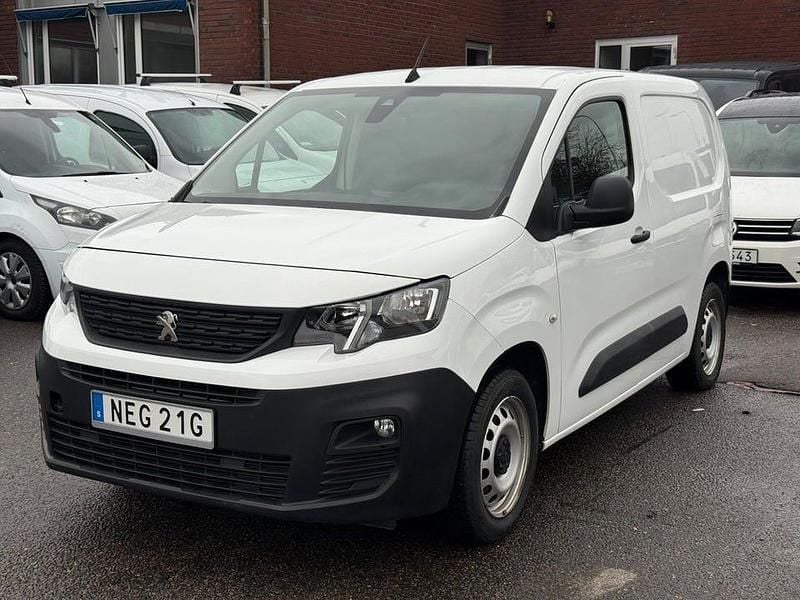 Vit Begagnad 2019 Peugeot Partner Minibuss | 99 000 kr (Superpris) - Bild 1/4