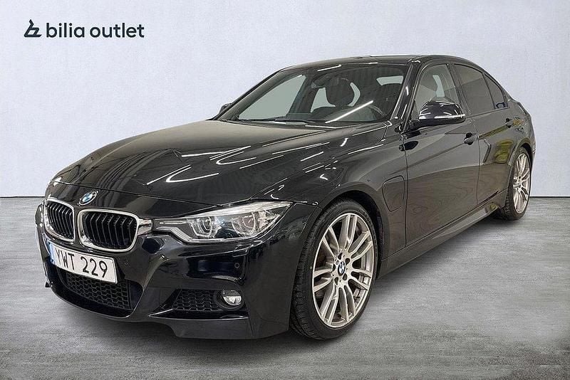 Svart Begagnad 2017 BMW 330e M Sport Sedan | 249 000 kr (Marknadspris) - Bild 1/4