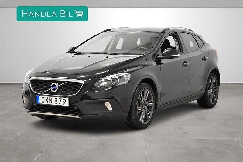 Svart Begagnad 2016 Volvo V40 CC Summum Kombi | 169 900 kr (Marknadspris) - Bild 1/4