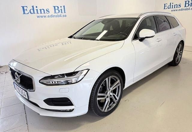 Vit Begagnad 2017 Volvo V90 Momentum Kombi | 229 000 kr (Marknadspris) - Bild 1/4