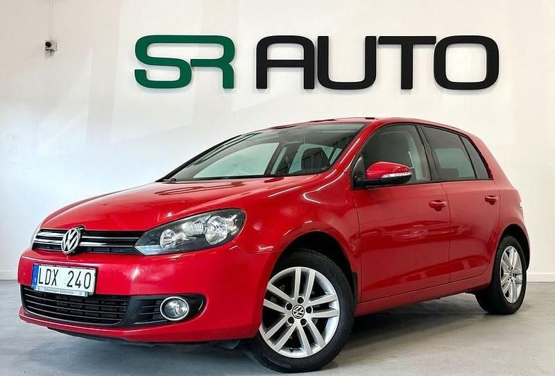 Röd Begagnad 2010 VW Golf VI Halvkombi | 49 900 kr (Marknadspris) - Bild 1/4