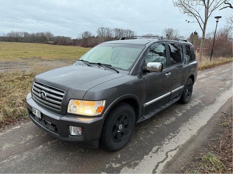 Grå Begagnad 2005 Infiniti QX56 SUV | 139 000 kr - Bild 1/4