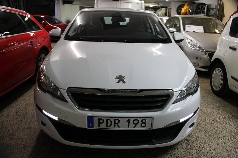 Begagnad Peugeot 308 SW Active 120 HK (88 kW) 2016 Vit Kombi