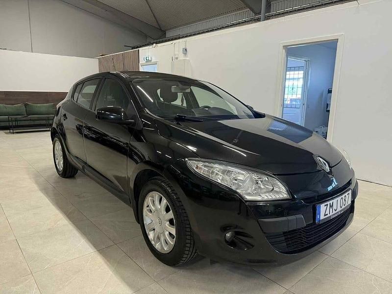 Svart Begagnad 2010 Renault Mégane III Halvkombi | 39 900 kr (Marknadspris) - Bild 1/4