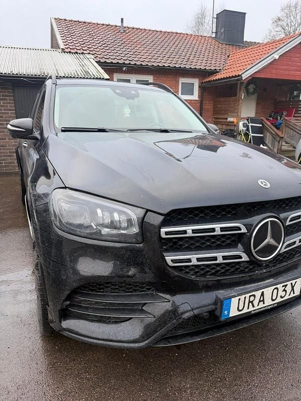 Svart Begagnad 2022 Mercedes GLS400 SUV | 900 000 kr (Dyr) - Bild 1/3
