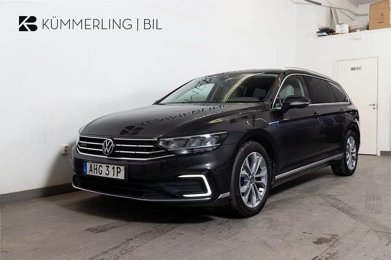 Begagnad VW Passat GTE 220 HK (161 kW) 2022 Mörkgrå Kombi