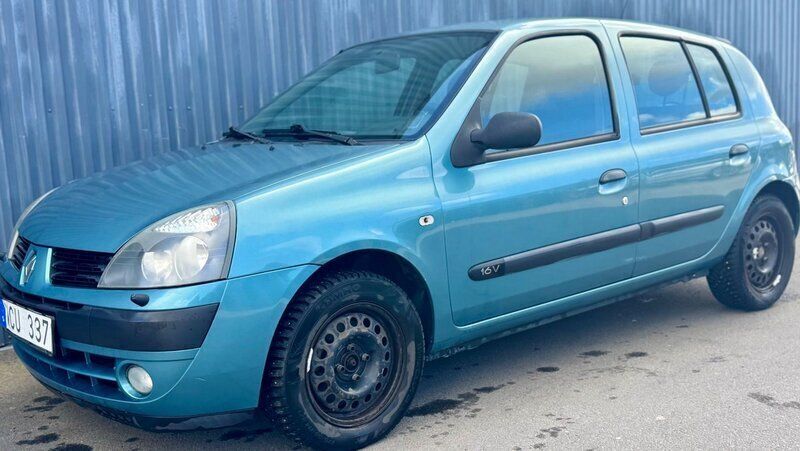 Ljusblå (blå) Begagnad 2005 Renault Clio R.S. Expression Halvkombi | 18 900 kr (Bra pris) - Bild 1/4