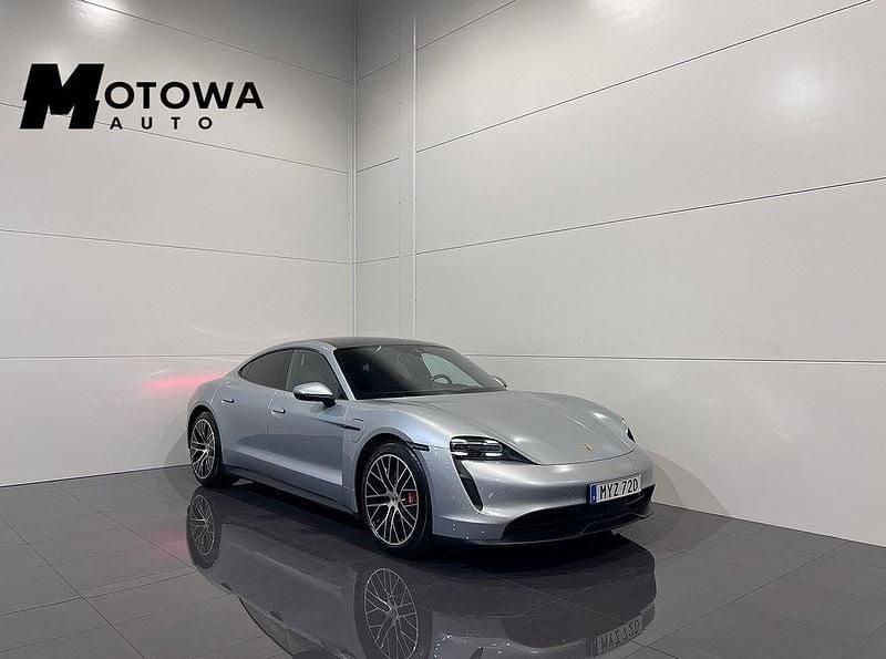 Silver Begagnad 2021 Porsche Taycan 4S Sport Sedan | 699 900 kr (Bra pris) - Bild 1/4