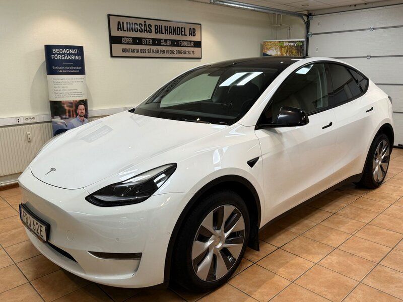 Vit Begagnad 2022 Tesla Model Y Long Range SUV | 399 900 kr (Bra pris) - Bild 1/4