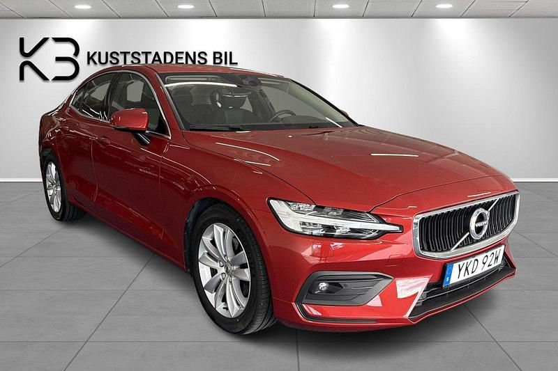 Röd Begagnad 2019 Volvo S60 Momentum Sedan | 339 900 kr (Lite dyr) - Bild 1/4