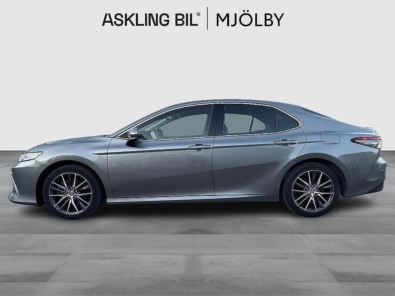 Begagnad Toyota Camry Hybrid Executive 218 HK (160 kW) 2021 Silver Sedan