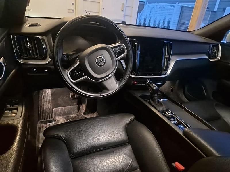 Begagnad Volvo V60 R-Design 150 HK (110 kW) 2019 Kombi