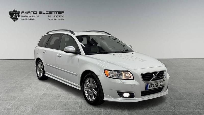 Begagnad Volvo V50 R-Design 136 HK (100 kW) 2009 Vit Kombi