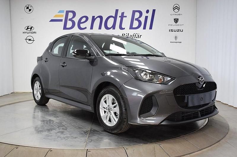 Grå Begagnad 2024 Mazda 2 Center-Line Halvkombi | 214 500 kr (Bra pris) - Bild 1/4