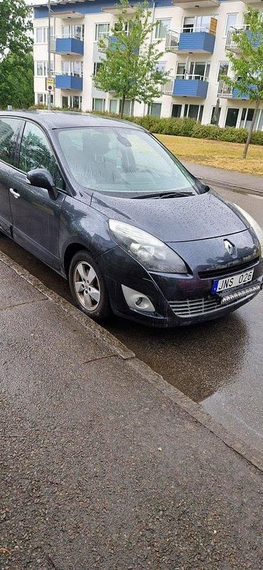 Begagnad 2011 Renault Grand Scénic III Minibuss | 35 000 kr (Bra pris) - Bild 1/4