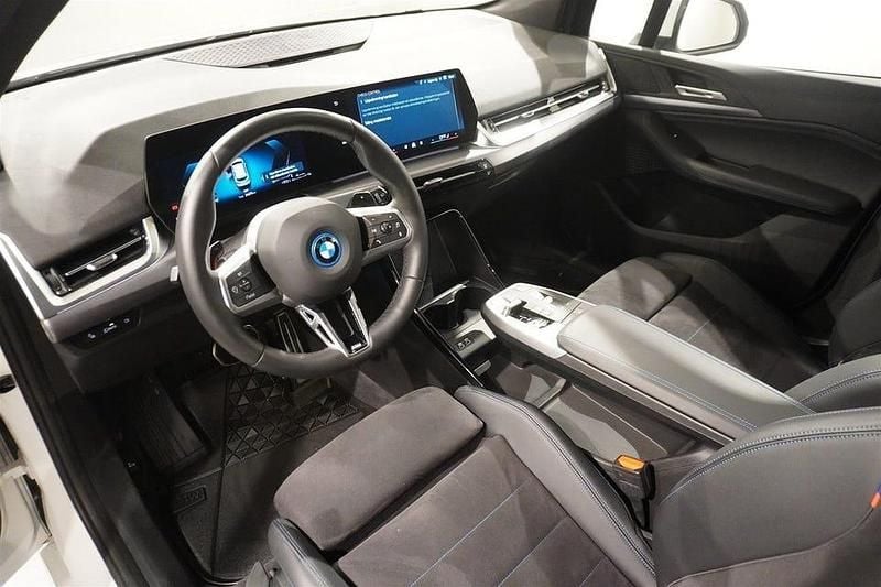 Begagnad BMW 225 Active Tourer M Sport 136 HK (100 kW) 2025 Alpinvit Minibuss