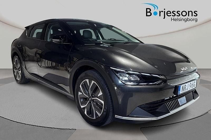 Grå Begagnad 2023 Kia EV6 2 SUV | 299 900 kr - Bild 1/4