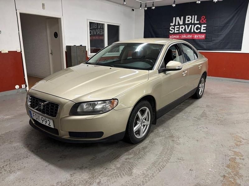Brun Begagnad 2007 Volvo S80 Sedan | 44 900 kr (Bra pris) - Bild 1/4