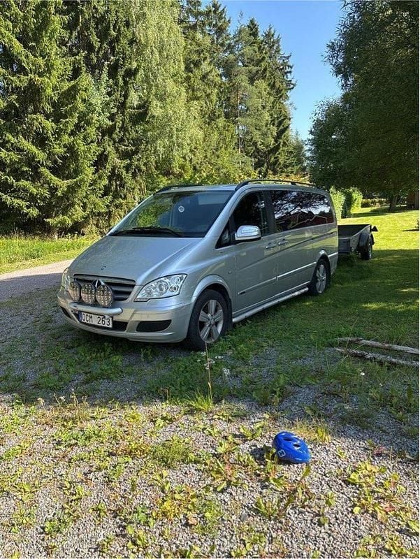Silver Begagnad 2014 Mercedes Viano Minibuss | 169 000 kr (Marknadspris) - Bild 1/1