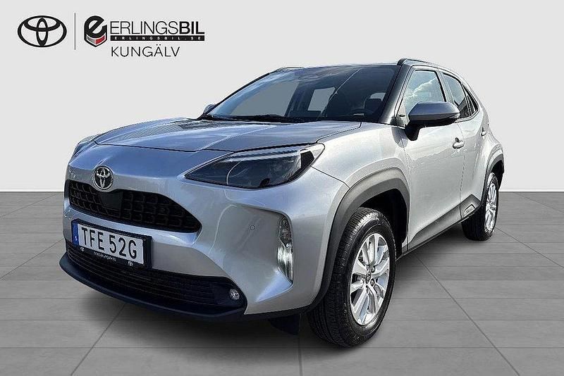 Silver Begagnad 2024 Toyota Yaris Cross Active SUV | 289 900 kr (Marknadspris) - Bild 1/4