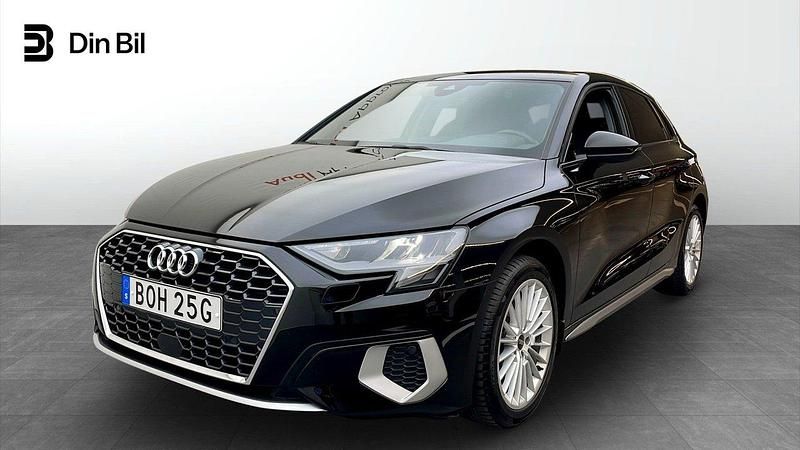 Svart Begagnad 2022 Audi A3 Sportback Advanced Plus Halvkombi | 249 000 kr (Bra pris) - Bild 1/4