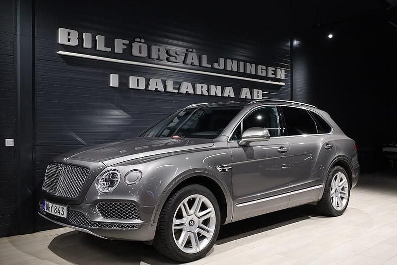 Grå Begagnad 2017 Bentley Bentayga SUV | 959 000 kr - Bild 1/4