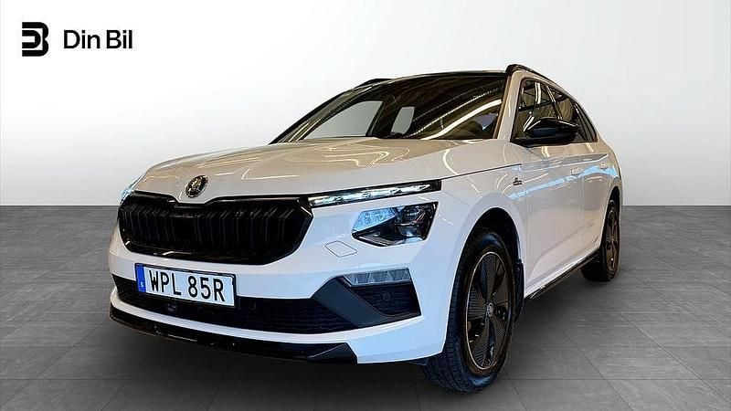 Vit (candy white) Begagnad 2025 Skoda Kamiq Monte Carlo SUV | 279 900 kr (Marknadspris) - Bild 1/4