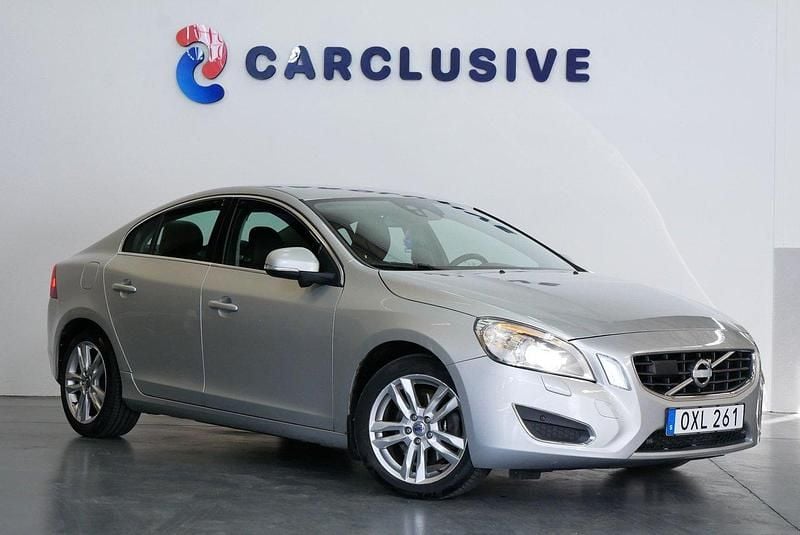 Ljusgrå Begagnad 2010 Volvo S60 Summum Sedan | 59 800 kr (Bra pris) - Bild 1/4