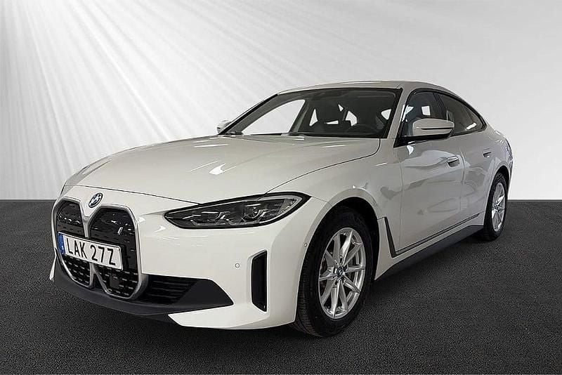 Begagnad BMW i4 253 kW (344 HK) 2023 Vit Sedan
