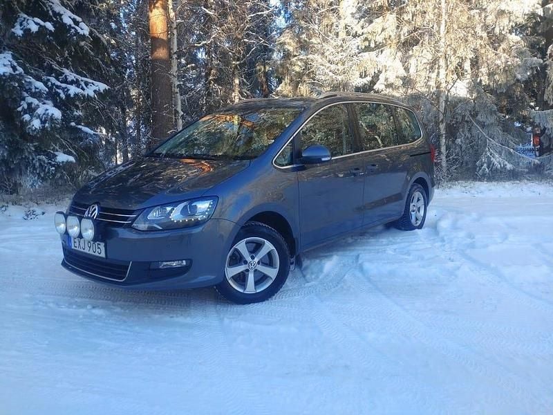 Begagnad VW Sharan 140 HK (102 kW) 2015 Minibuss