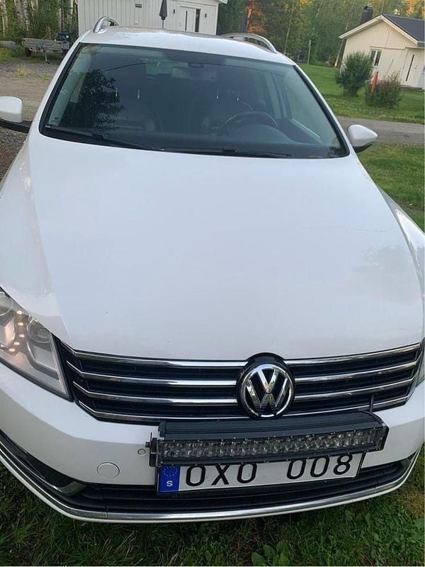 Vit Begagnad 2012 VW Passat GT Kombi | 65 000 kr (Marknadspris) - Bild 1/4