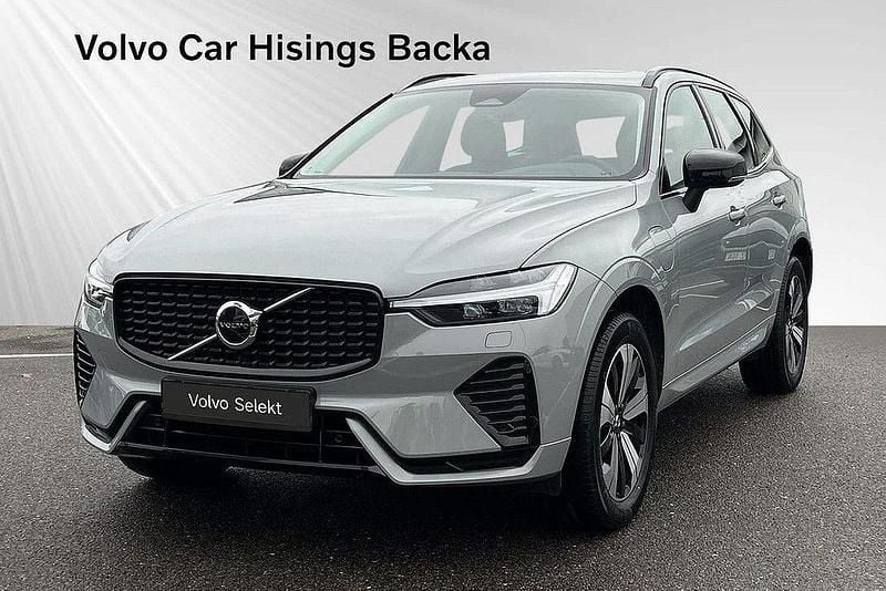 Grå Begagnad 2024 Volvo XC60 Plus SUV | 549 900 kr (Marknadspris) - Bild 1/3