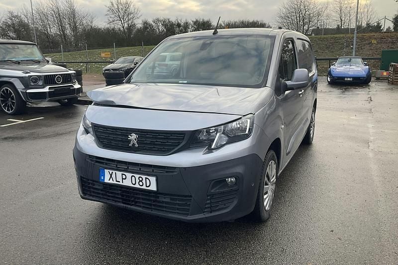 Grå Begagnad 2019 Peugeot Partner Van | 119 000 kr (Superpris) - Bild 1/3