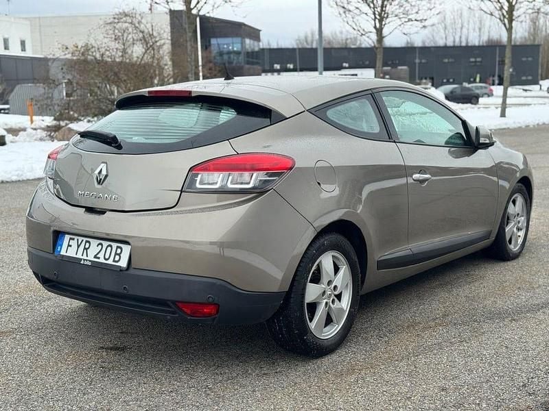 Begagnad Renault Mégane III 131 HK (96 kW) 2010 Brun Sportkupé