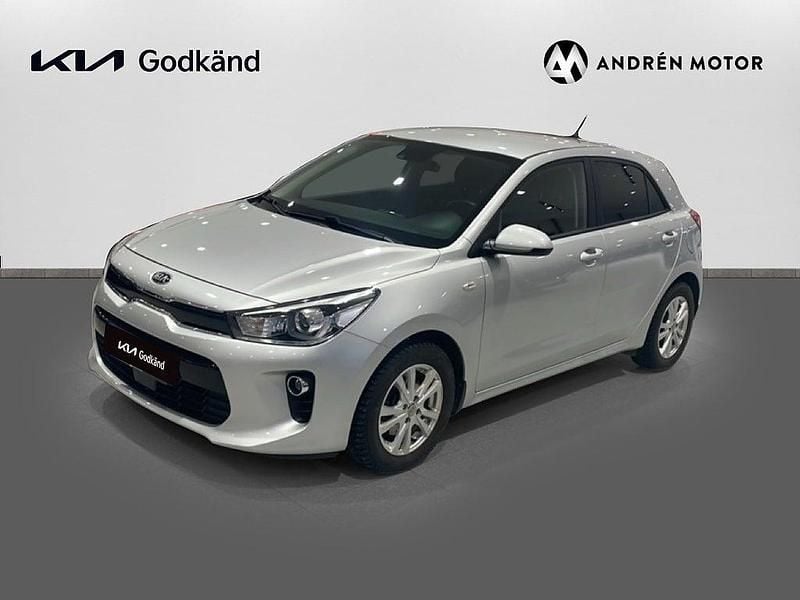 Grå Begagnad 2020 Kia Rio Advance Halvkombi | 149 900 kr (Marknadspris) - Bild 1/4