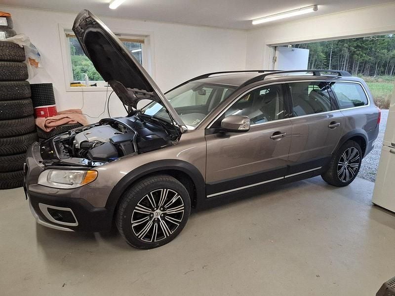 Grå Begagnad 2009 Volvo XC70 Summum SUV | 95 000 kr (Superpris) - Bild 1/4