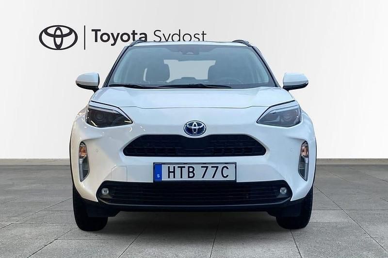 Begagnad Toyota Yaris Hybrid Active 117 HK (86 kW) 2023 Vit