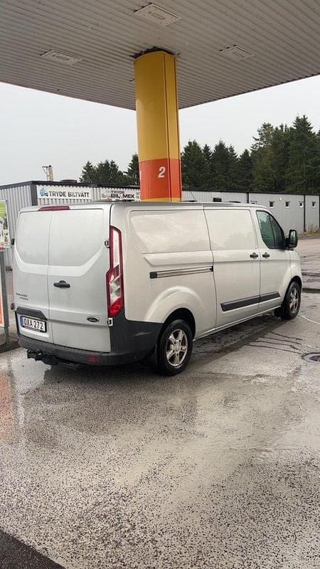 Grå Begagnad 2016 Ford Transit Custom | 99 900 kr (Marknadspris) - Bild 1/4