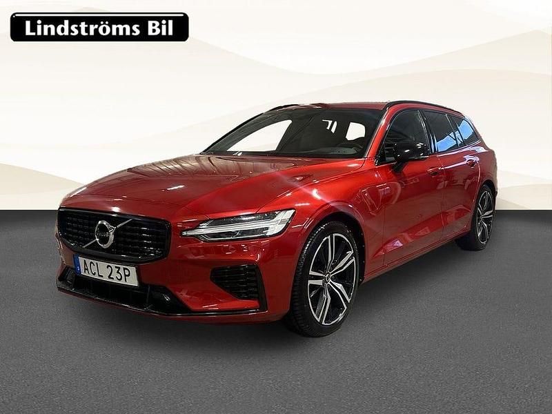 Röd Begagnad 2022 Volvo V60 Kombi | 349 900 kr (Lite dyr) - Bild 1/3