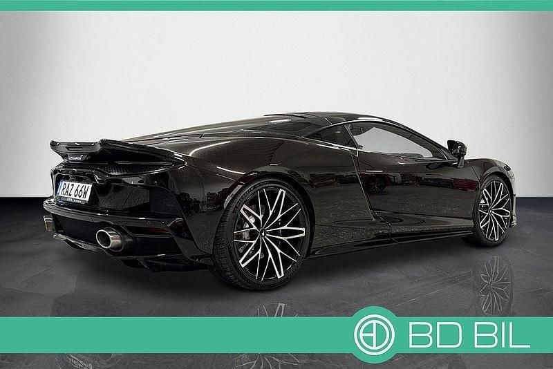 Begagnad McLaren GT 620 HK (456 kW) 2021 Svart Sportkupé