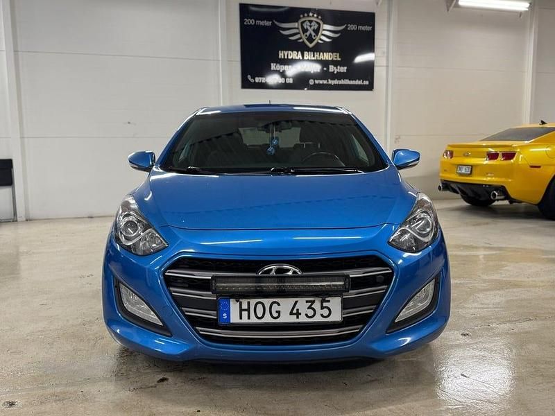 Begagnad Hyundai i30 Comfort 135 HK (99 kW) 2017 Blå