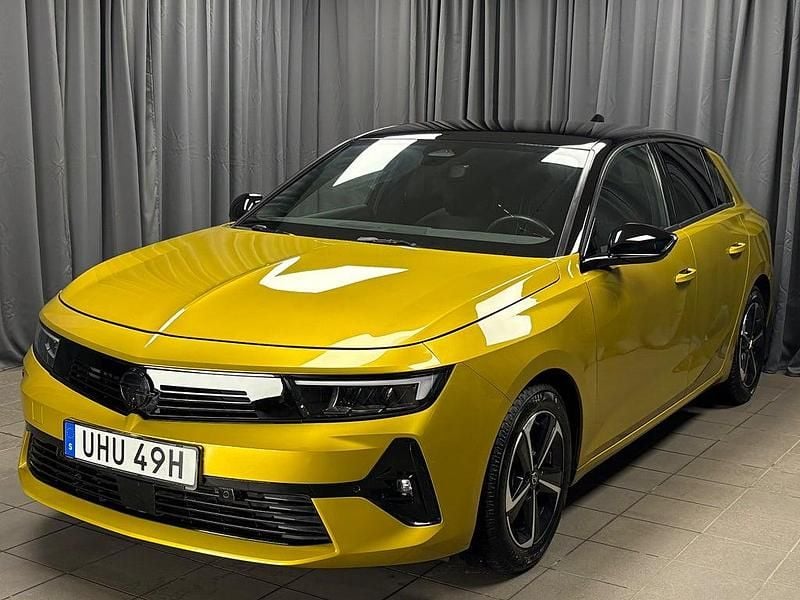 Gul Begagnad 2022 Opel Astra GS Line Halvkombi | 214 900 kr (Bra pris) - Bild 1/4