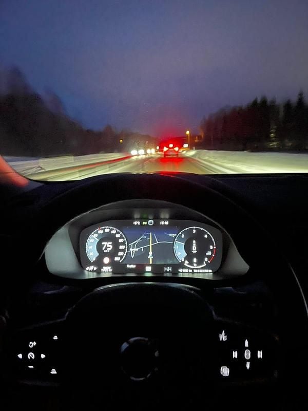 Begagnad Volvo V60 CC 197 HK (144 kW) 2022 Kombi