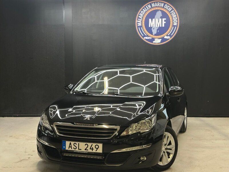 Svart Begagnad 2014 Peugeot 308 Active Halvkombi | 79 800 kr (Marknadspris) - Bild 1/4