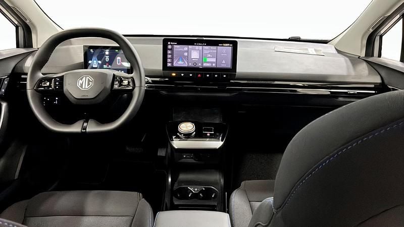 Begagnad MG MG4 EV 125 kW (170 HK) 2024 Grå Halvkombi