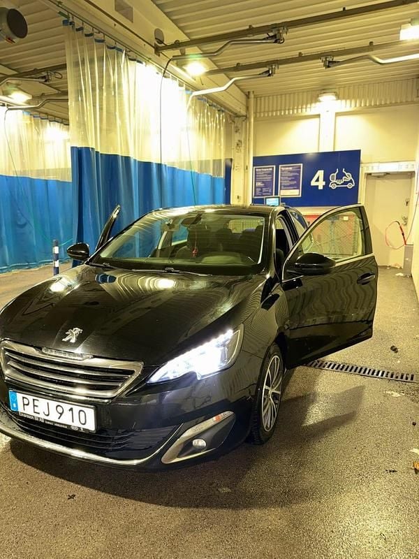 Begagnad Peugeot 308 120 HK (88 kW) 2017