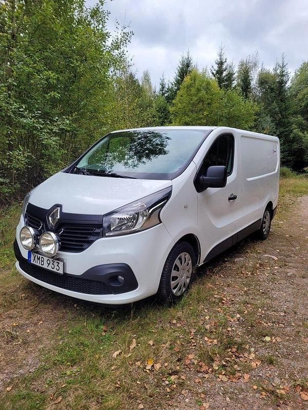 Vit Begagnad 2018 Renault Trafic Van | 130 000 kr (Superpris) - Bild 1/3